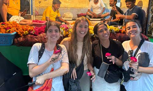 Agra: Street Food Walking Tour, Spice Market, & Tuk-tuk Ride